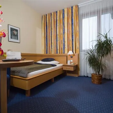 Hotel Alley 4*