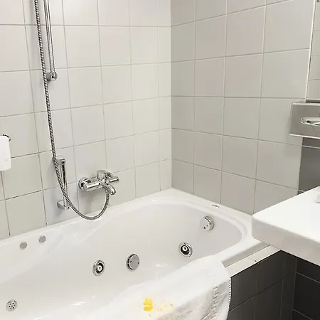 Hotel Alley 4*