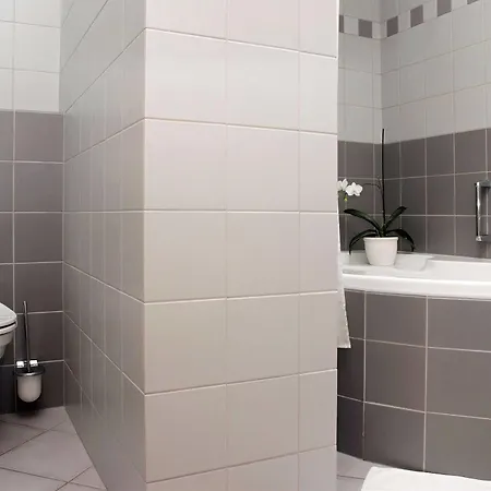 Hotel Alley 4*